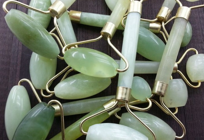 SÈLUNE PARIS® Natural Jade Facial Roller — product image 3