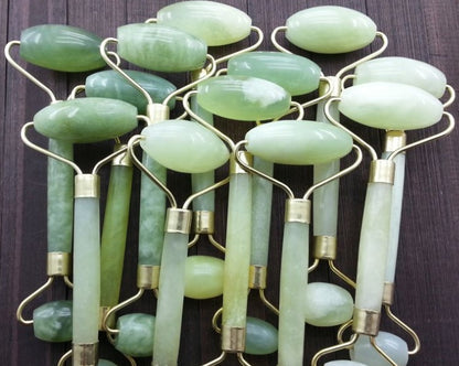 SÈLUNE PARIS® Natural Jade Facial Roller — product image 2
