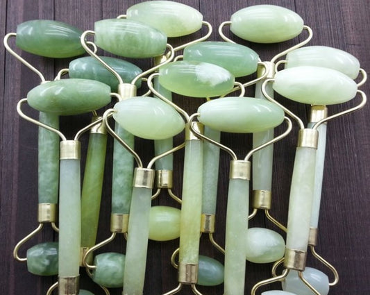 SÈLUNE PARIS® Natural Jade Facial Roller — product image 2